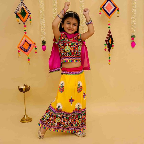 Girls Yellow chaniya choli with dupatta